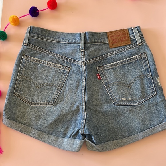 Levi’s Boyfriend Denim Shorts - Picture 6 of 9